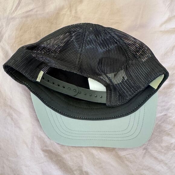 NWT Vuori Inspired Foam Trucker Hat in Salt/Black o/s - Picture 6 of 6